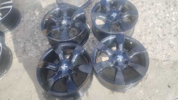 Roda aro 16 Pegout 1600 jogo